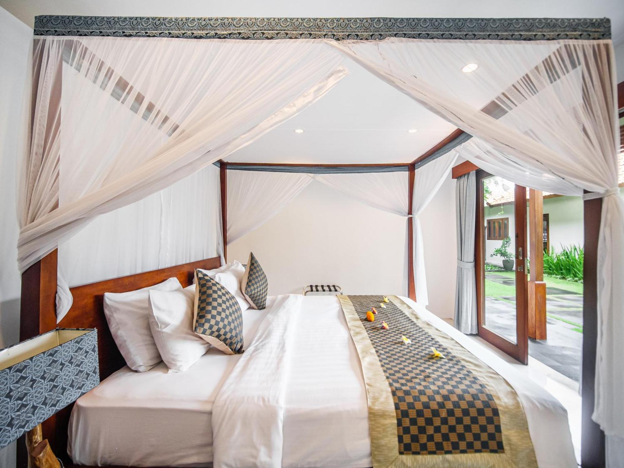 Amore Villas *